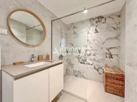 Izdavanje, trosoban stan, 83m², Savski Venac, Beograd - image 7