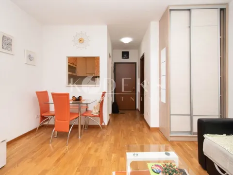 Rent, studio apartment, 33m², City Kvart, Podgorica - image 8