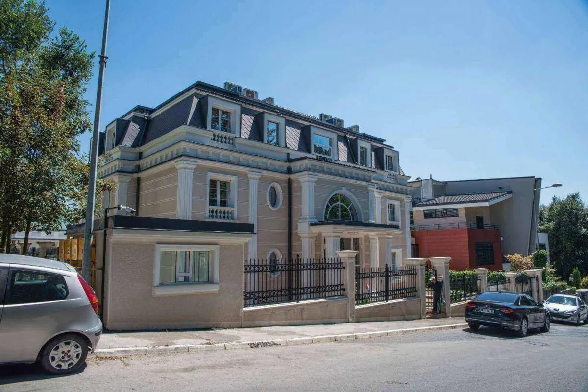 Izdavanje, kuća, 1400m², Savski Venac, Beograd