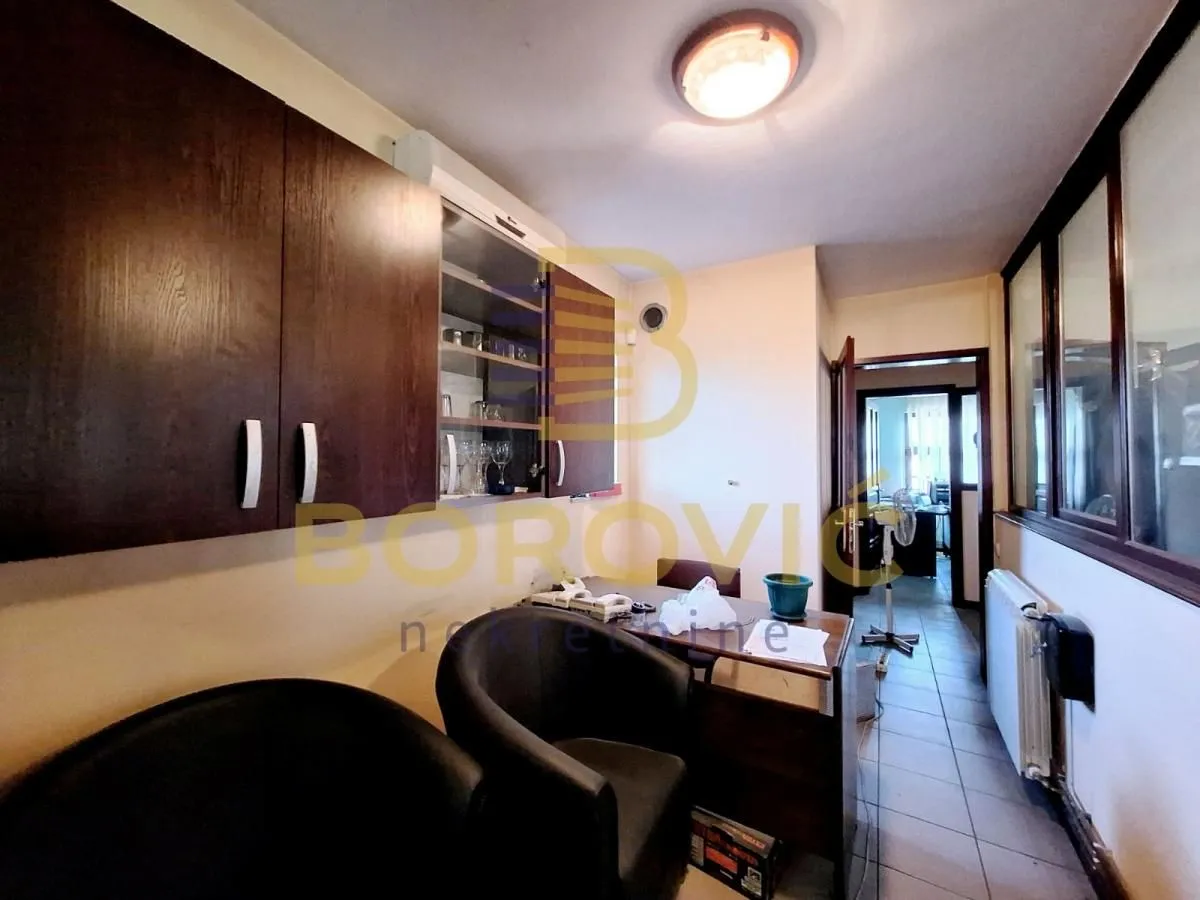Rent, office space, 560m², Veliki Mokri Lug, Zvezdara Sve Podlokacije