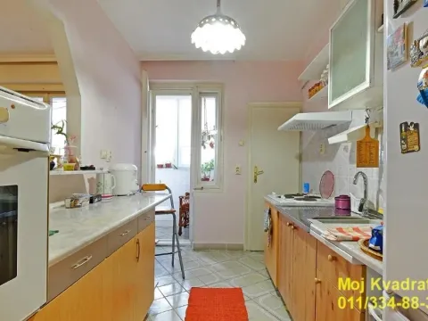 Sale, two bedroom apartment, 65m², Južni Bulevar, Vračar Sve Podlokacije - image 5