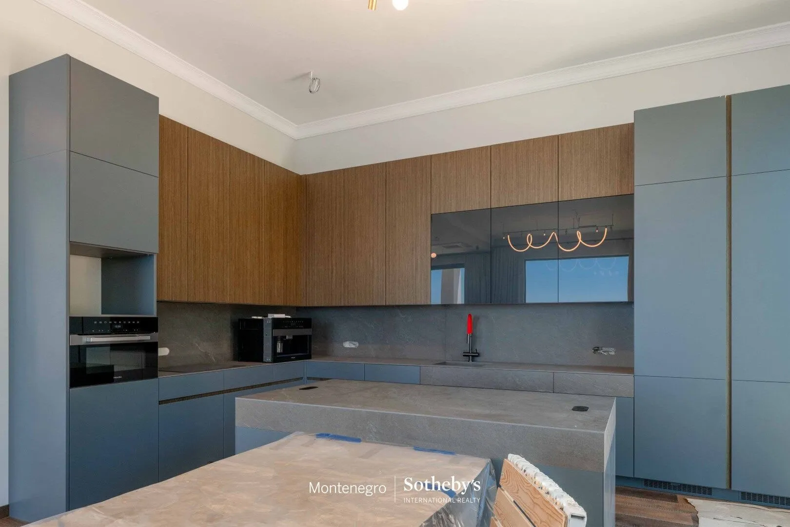 Sale, house, 580m², Skočiđevojka, Budva