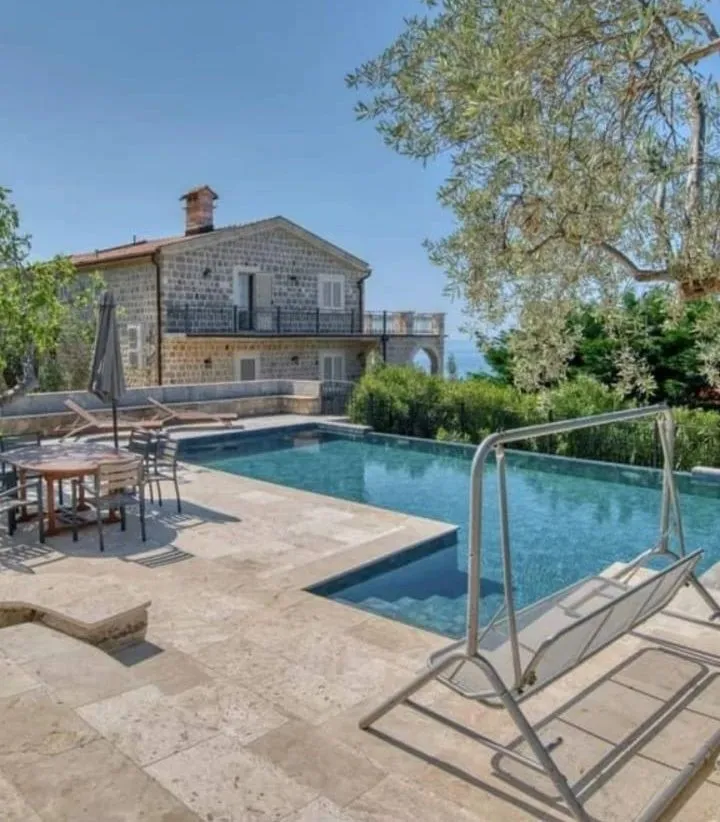 Prodaja, kuća, 500m², Reževići, Budva