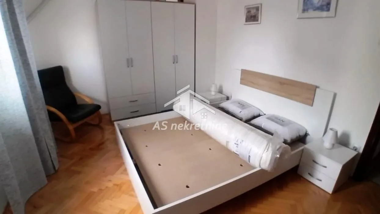Izdavanje, dvosoban stan, 77m², Južni Bulevar, Vračar Sve Podlokacije