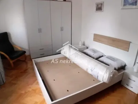 Izdavanje, dvosoban stan, 77m², Južni Bulevar, Vračar Sve Podlokacije - image 5