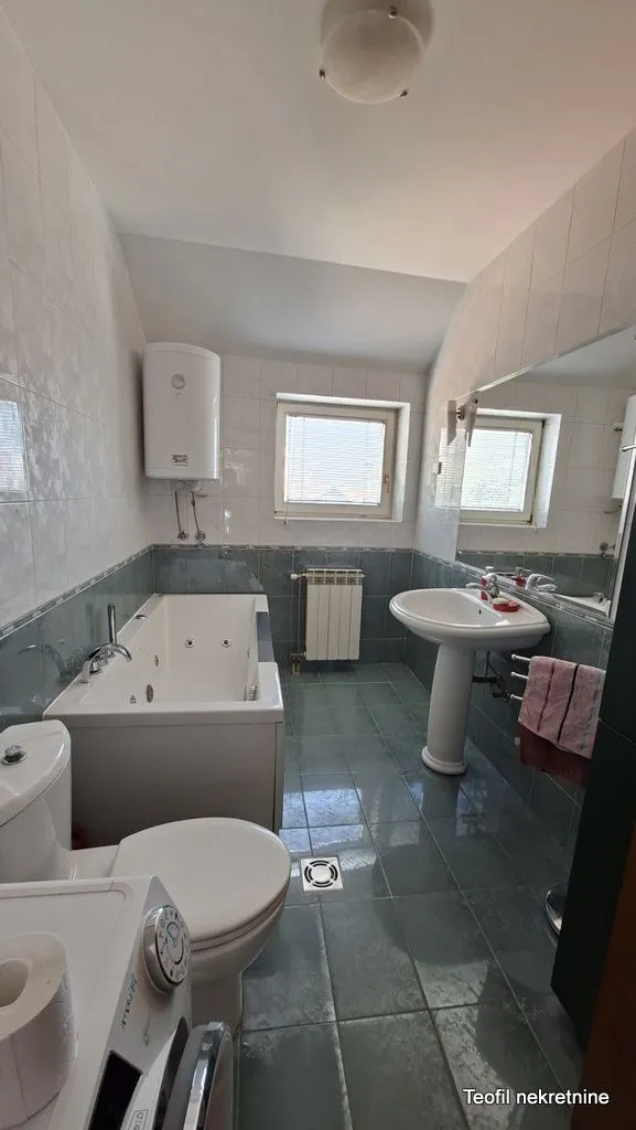 Izdavanje, garsonjera, 120m², Severni Bulevar, Zvezdara Sve Podlokacije