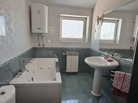 Izdavanje, garsonjera, 120m², Severni Bulevar, Zvezdara Sve Podlokacije - image 6
