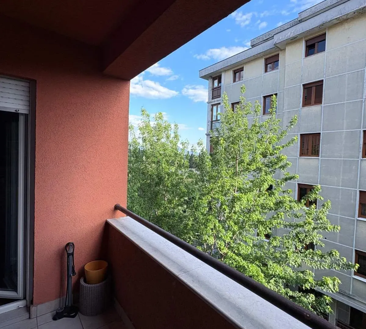 Izdavanje, jednosoban stan, 37m², Momišići, Podgorica