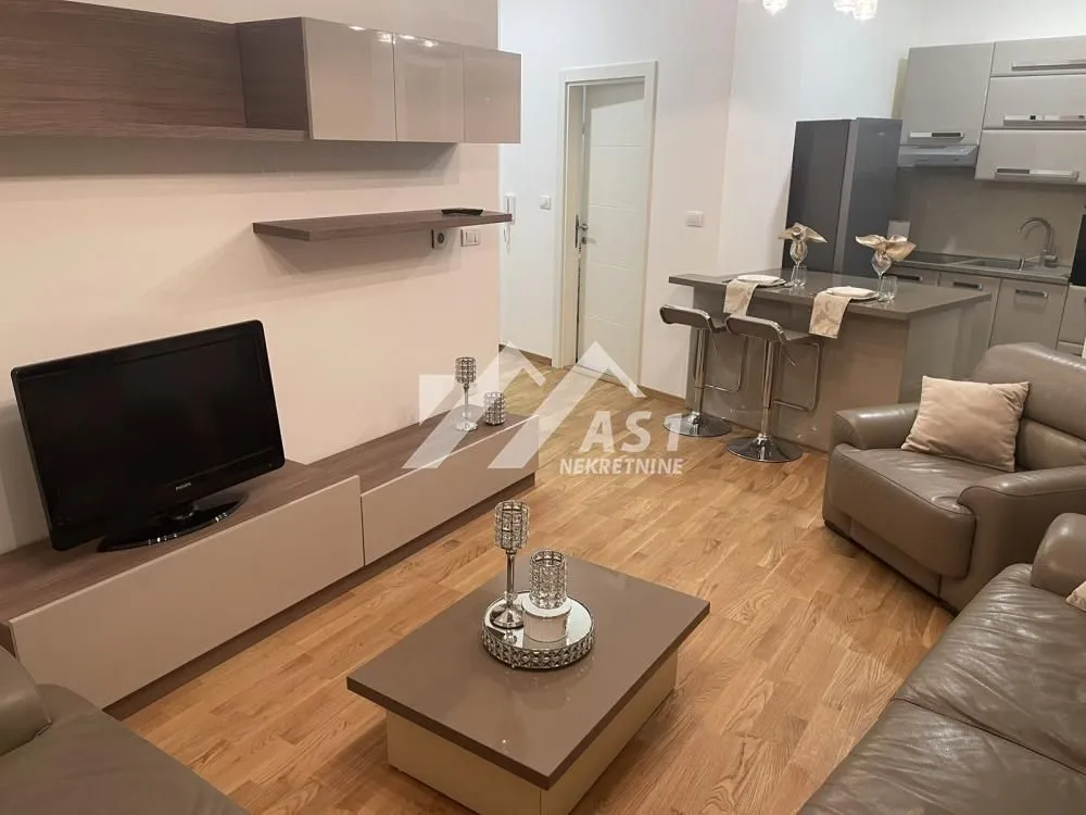 Izdavanje, jednosoban stan, 45m², Podbara, Novi Sad Sve Podlokacije