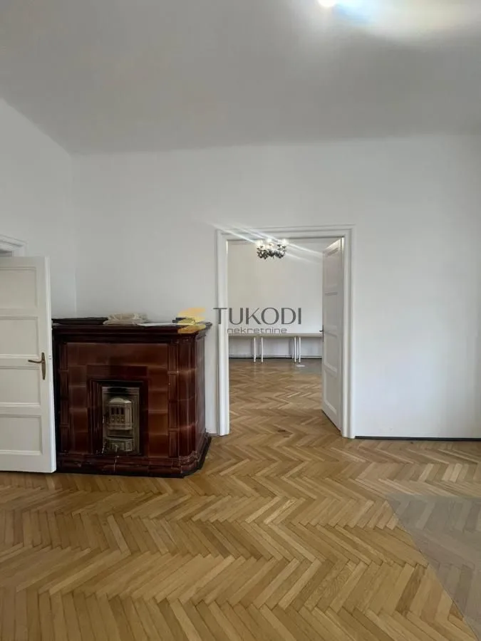 Prodaja, četvorosoban stan, 119m², Centar, Novi Sad