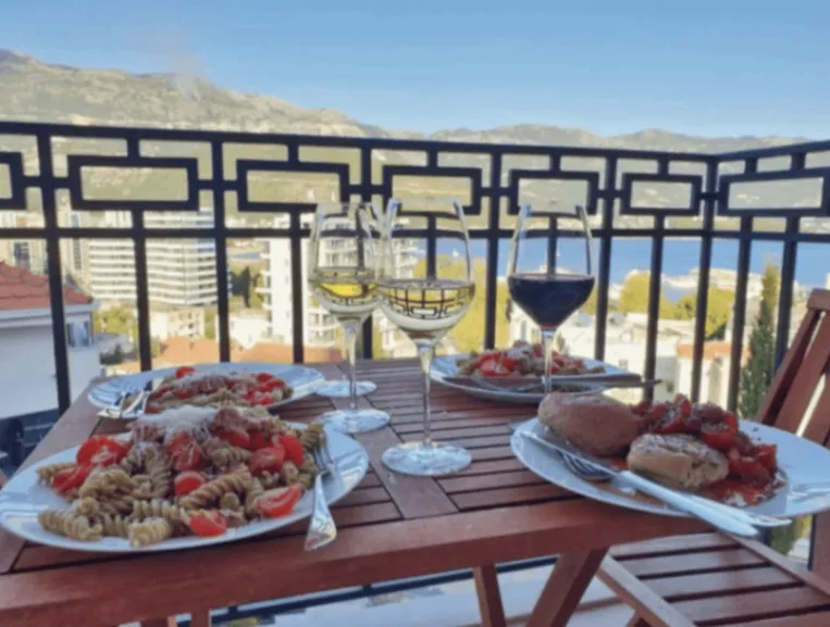 Rent, two bedroom apartment, 60m², Centar, Budva