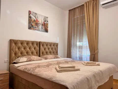Rent, two bedroom apartment, 65m², Bečići, Budva - image 9