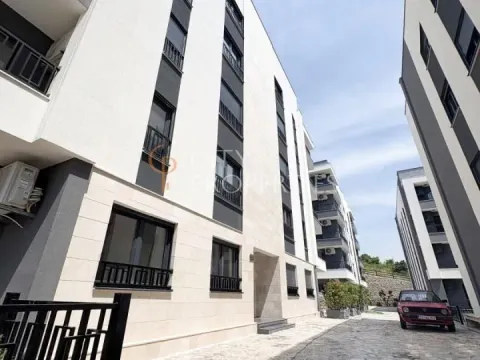 Rent, apartment, 37m², Gorica C, Podgorica - image 2