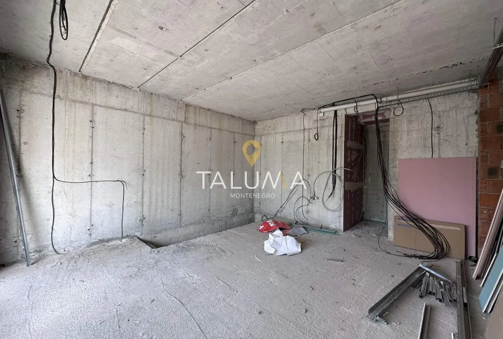 Izdavanje, poslovni prostor, 95m², City Kvart, Podgorica