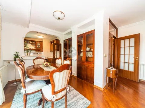 Prodaja, trosoban stan, 126m², Stari Aerodrom, Podgorica - image 3