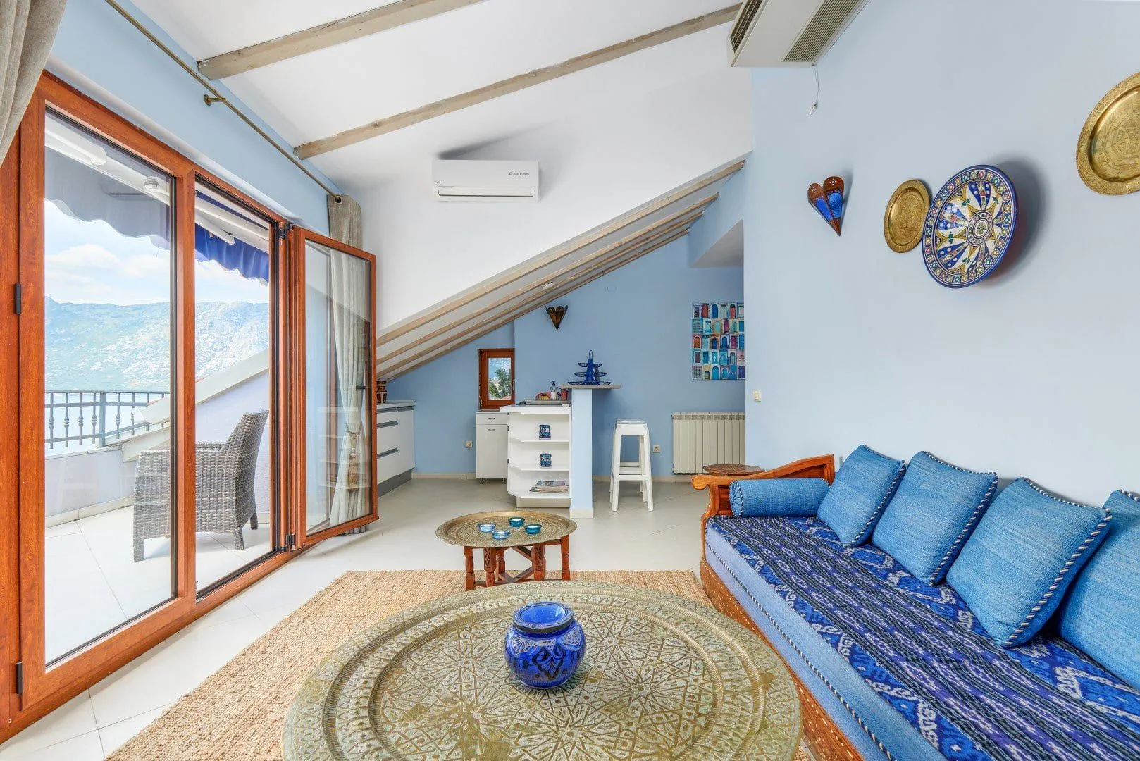 Rent, house, 2117m², Kotor, Crna Gora