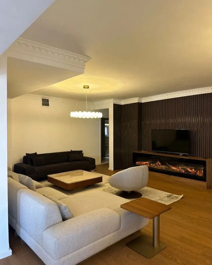 Izdavanje, četvorosoban stan, 267m², Stari Aerodrom, Podgorica