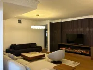 Izdavanje, četvorosoban stan, 267m², Stari Aerodrom, Podgorica - image 1