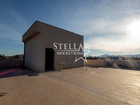 Izdavanje, poslovni prostor, 386m², Gornja Gorica, Podgorica - image 10