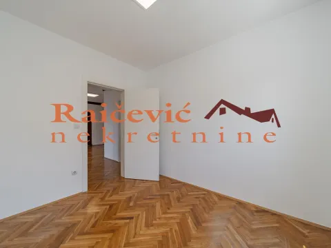 Prodaja, četvorosoban stan, 117m², Savski Venac, Beograd - image 15