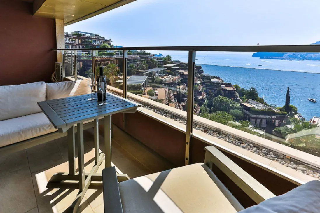 Izdavanje, trosoban stan, 190m², Budva, Crna Gora