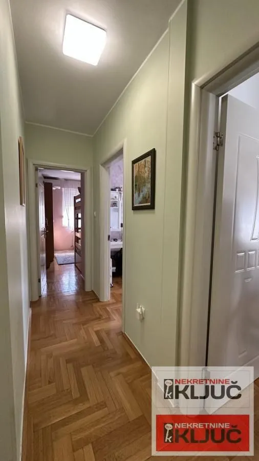 Prodaja, četvorosoban stan, 84m², Novo naselje, Novi Sad