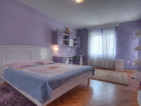 Prodaja, kuća, 930m², Tološi, Podgorica - image 8