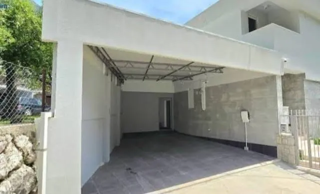 Prodaja, kuća, 250m², Orahovac, Kotor