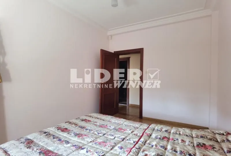 Rent, four bedroom apartment, 140m², Savski Venac, Beograd