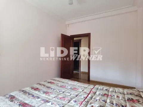 Izdavanje, četvorosoban stan, 140m², Savski Venac, Beograd - image 4