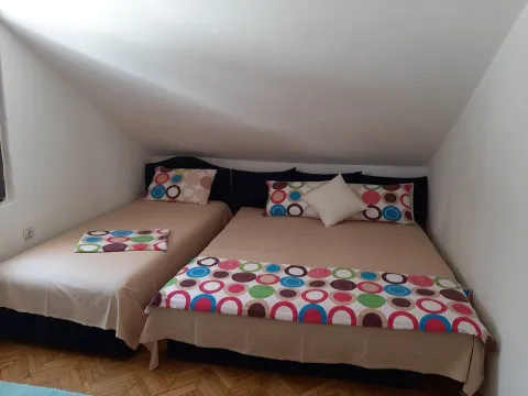 Rent, three bedroom apartment, 90m², Budva, Crna Gora - image 3