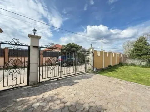 Izdavanje, kuća, 180m², Donja Gorica, Podgorica - image 3