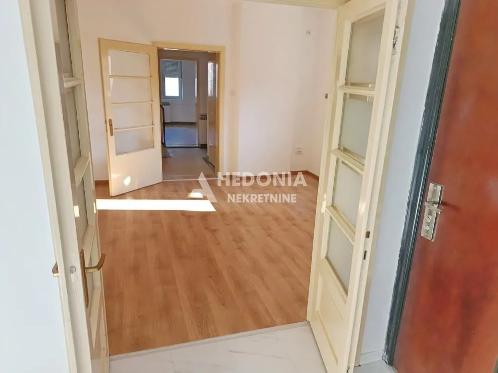 Rent, office space, 105m², Zemun Sve Podlokacije, Beograd