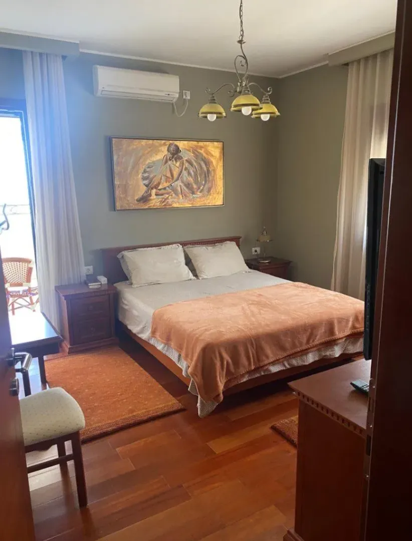 Sale, apartment, 104m², Centar, Bar