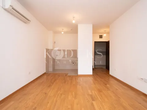 Izdavanje, poslovni prostor, 42m², City Kej, Podgorica - image 3