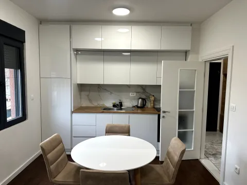 Izdavanje, trosoban stan, 75m², City Kvart, Podgorica - image 4