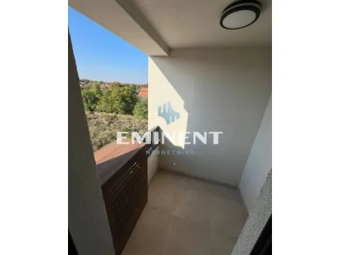 Izdavanje, trosoban stan, 62m², Zemun Novi Grad, Zemun Sve Podlokacije - image 7