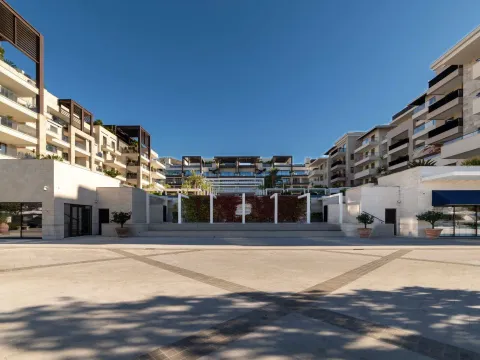 Prodaja, dvosoban stan, 140m², Porto Montenegro, Tivat - image 24
