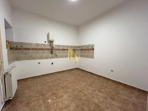 Izdavanje, poslovni prostor, 51m², Grbavica, Novi Sad Sve Podlokacije - image 4