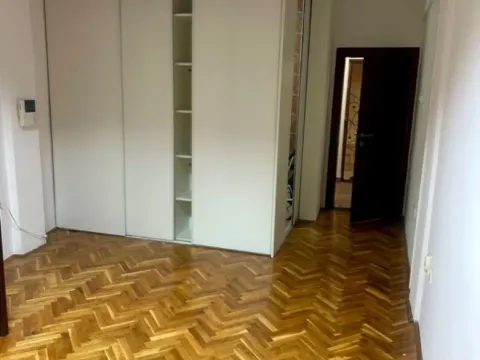 Izdavanje, jednosoban stan, 40m², Centar, Podgorica - image 2