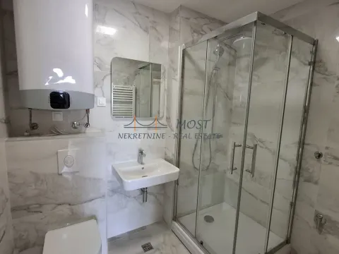Izdavanje, jednosoban stan, 45m², City Kvart, Podgorica - image 2