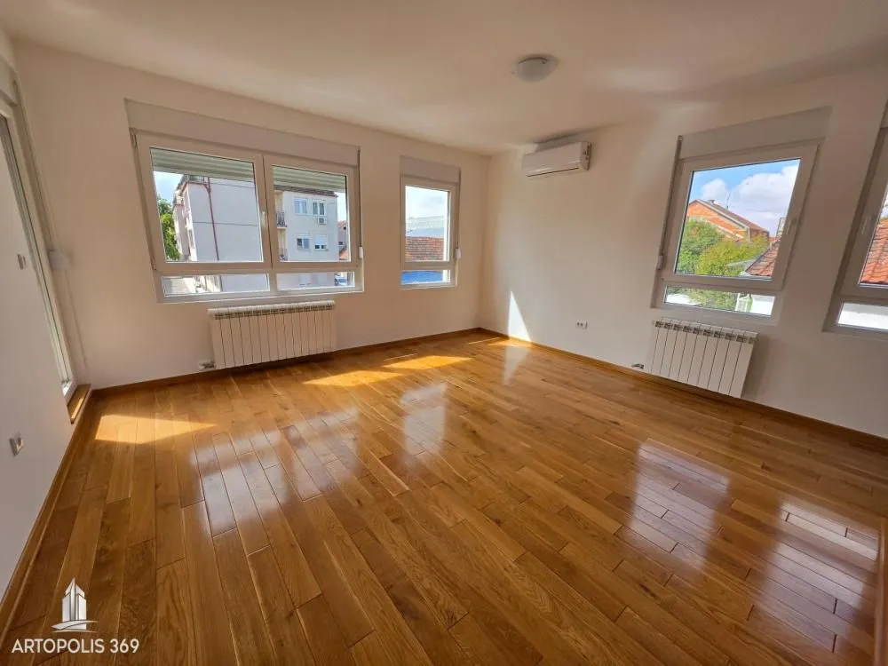 Prodaja, dvosoban stan, 63m², Batajnica, Beograd