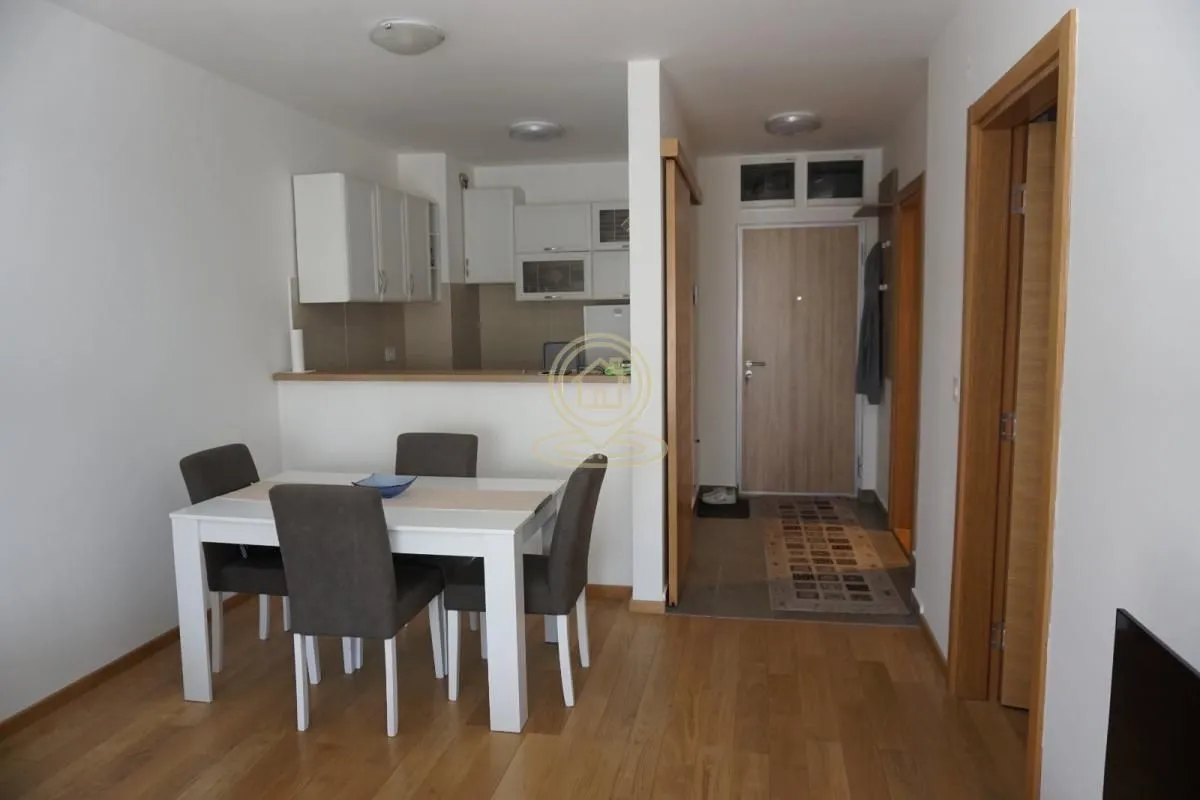 Izdavanje, dvosoban stan, 43m², Zemun Sve Podlokacije, Beograd