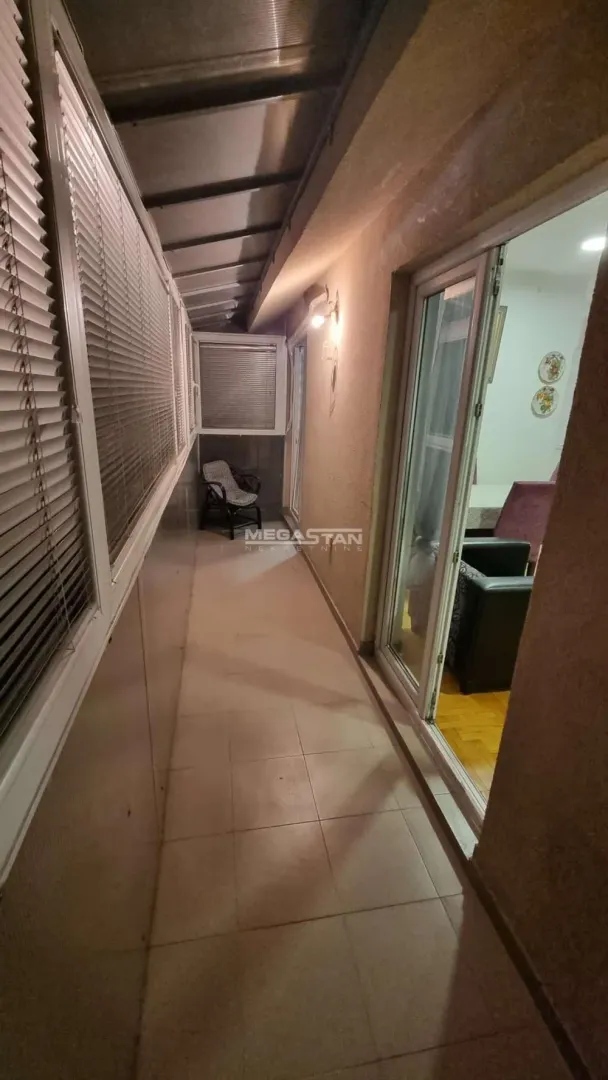 Prodaja, trosoban stan, 40m², Kalenić Pijaca, Vračar Sve Podlokacije