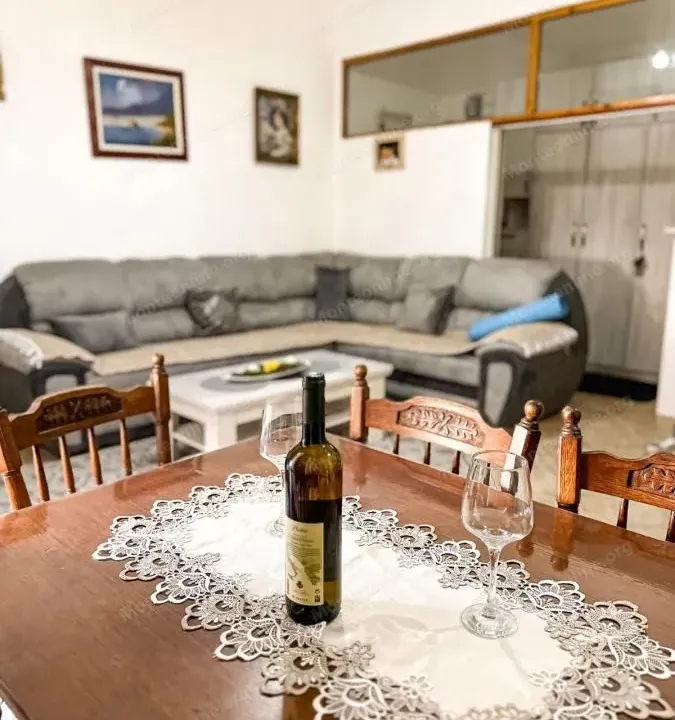 Sale, two bedroom apartment, 60m², Škaljari, Kotor