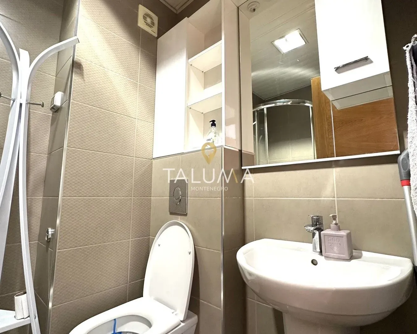 Izdavanje, jednosoban stan, 45m², City Kvart, Podgorica