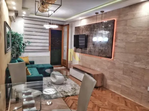 Izdavanje, jednosoban stan, 42m², Centar, Novi Sad - image 1