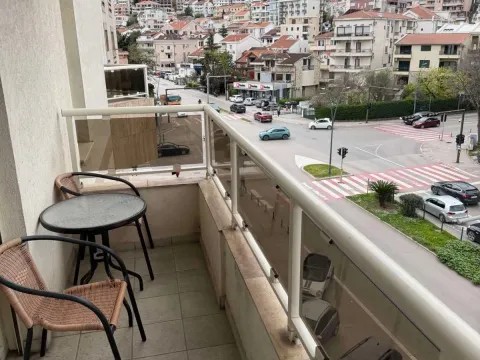 Rent, one bedroom apartment, 45m², Centar, Budva - image 9