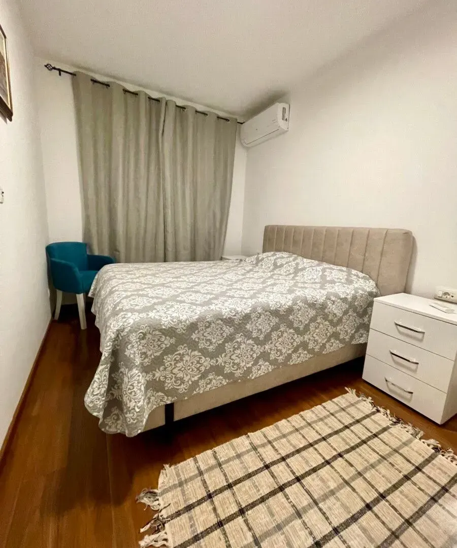 Izdavanje, dvosoban stan, 70m², Master Kvart, Podgorica