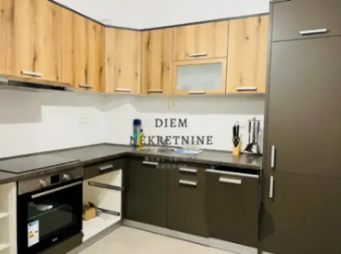 Izdavanje, jednosoban stan, 48m², New City, Podgorica - image 4